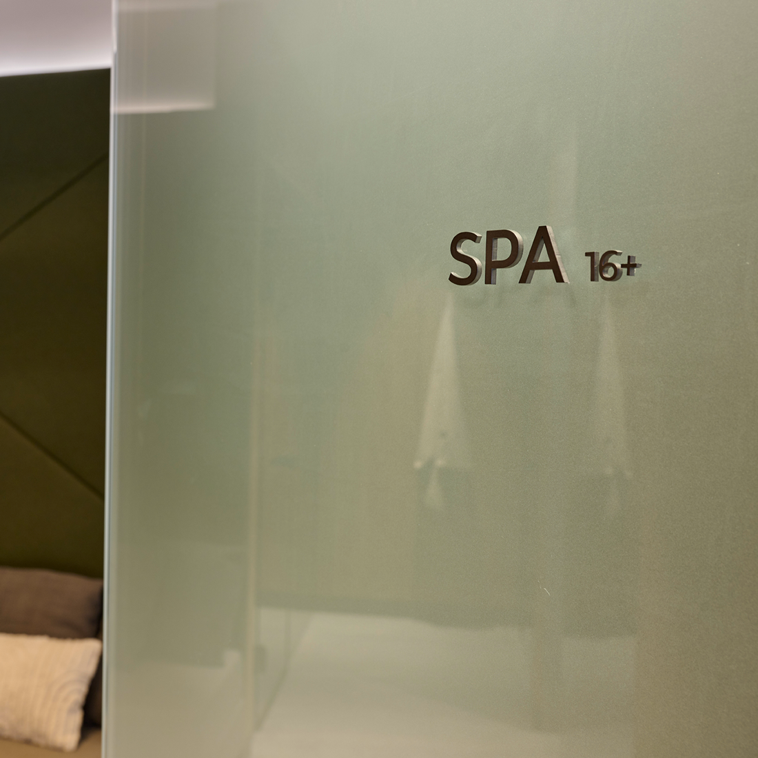 Dorf 570 Signaletik Spa 16+