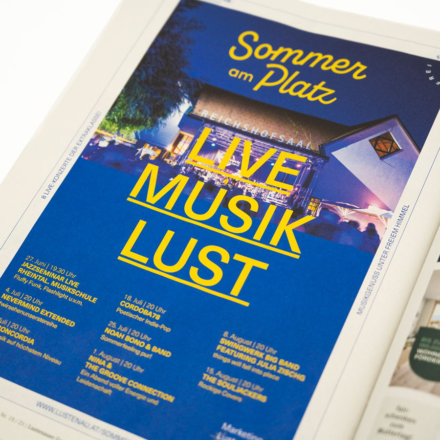 Sommer am Platz Inserat blau und gelb