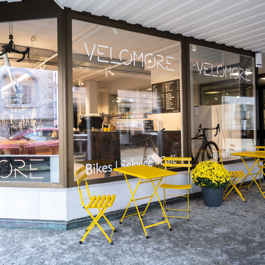 Velomore Signaletik Geschäft von außen